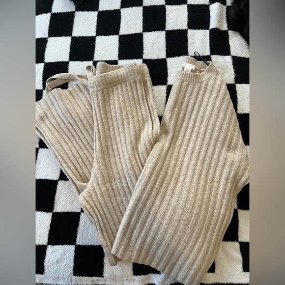 H&M Knit Set - Picture 2 of 5